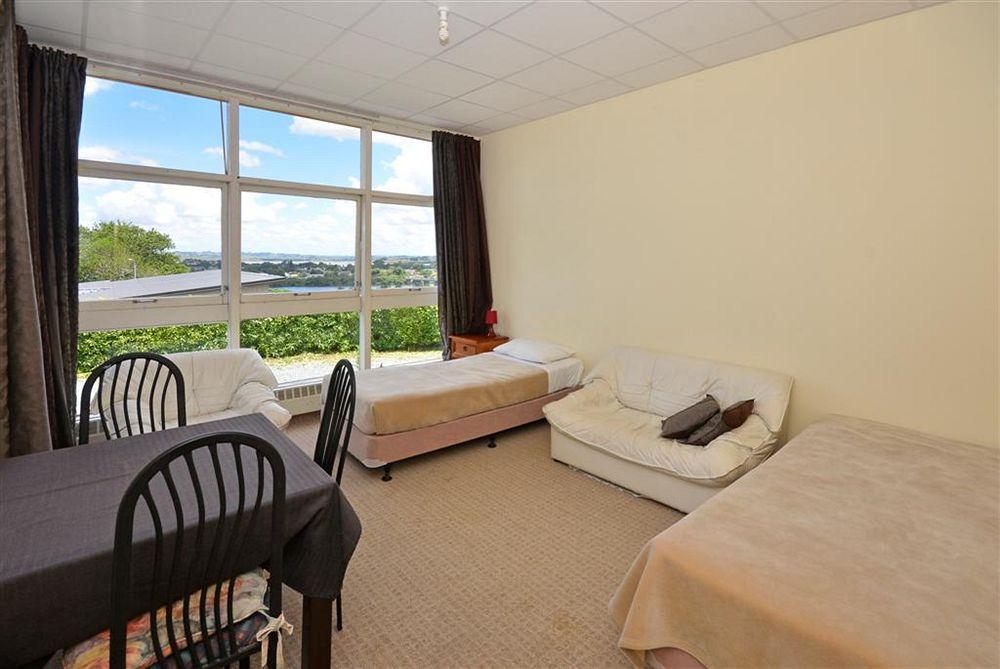 Manor Views Nz Hotel Huntly Exterior photo