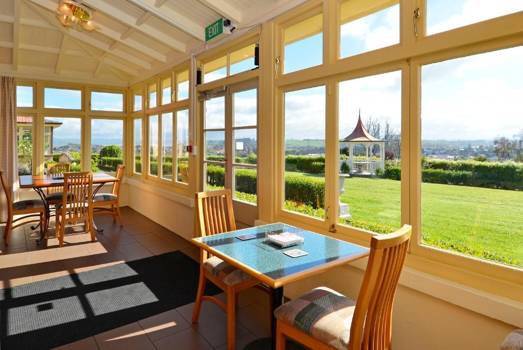 Manor Views Nz Hotel Huntly Room photo