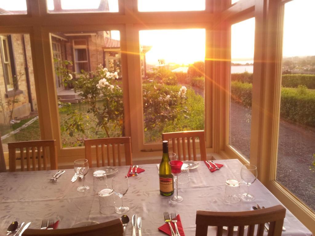 Manor Views Nz Hotel Huntly Room photo
